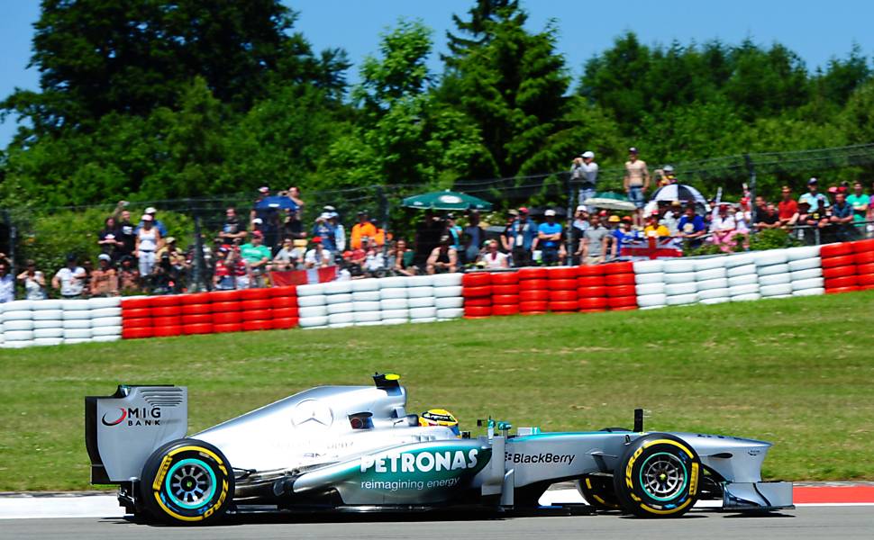 A Mercedes conseguiu mais uma pole, agora com Hamilton.