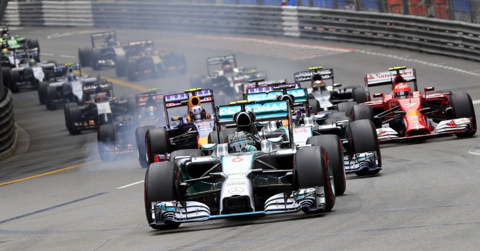 Rosberg disposto a segurar quem viesse atrás.
