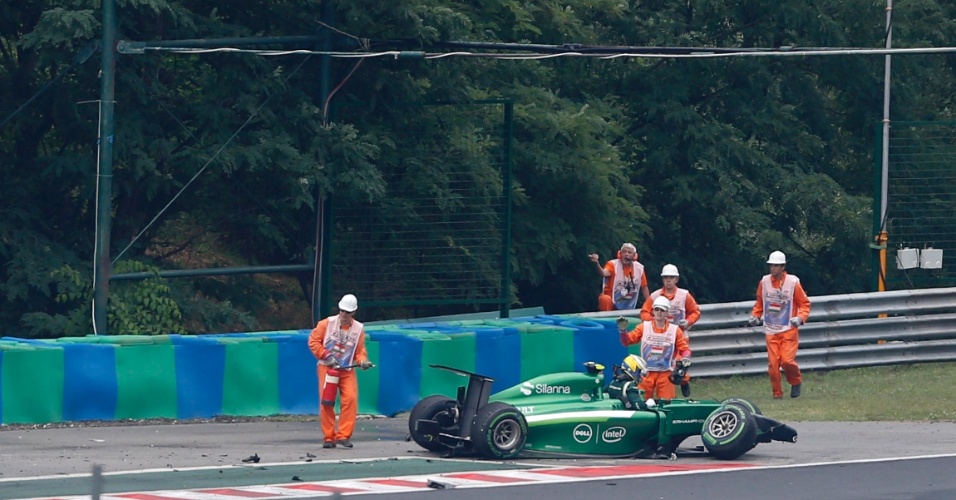 Ericsson trouxe o primeiro safety-car para a pista.