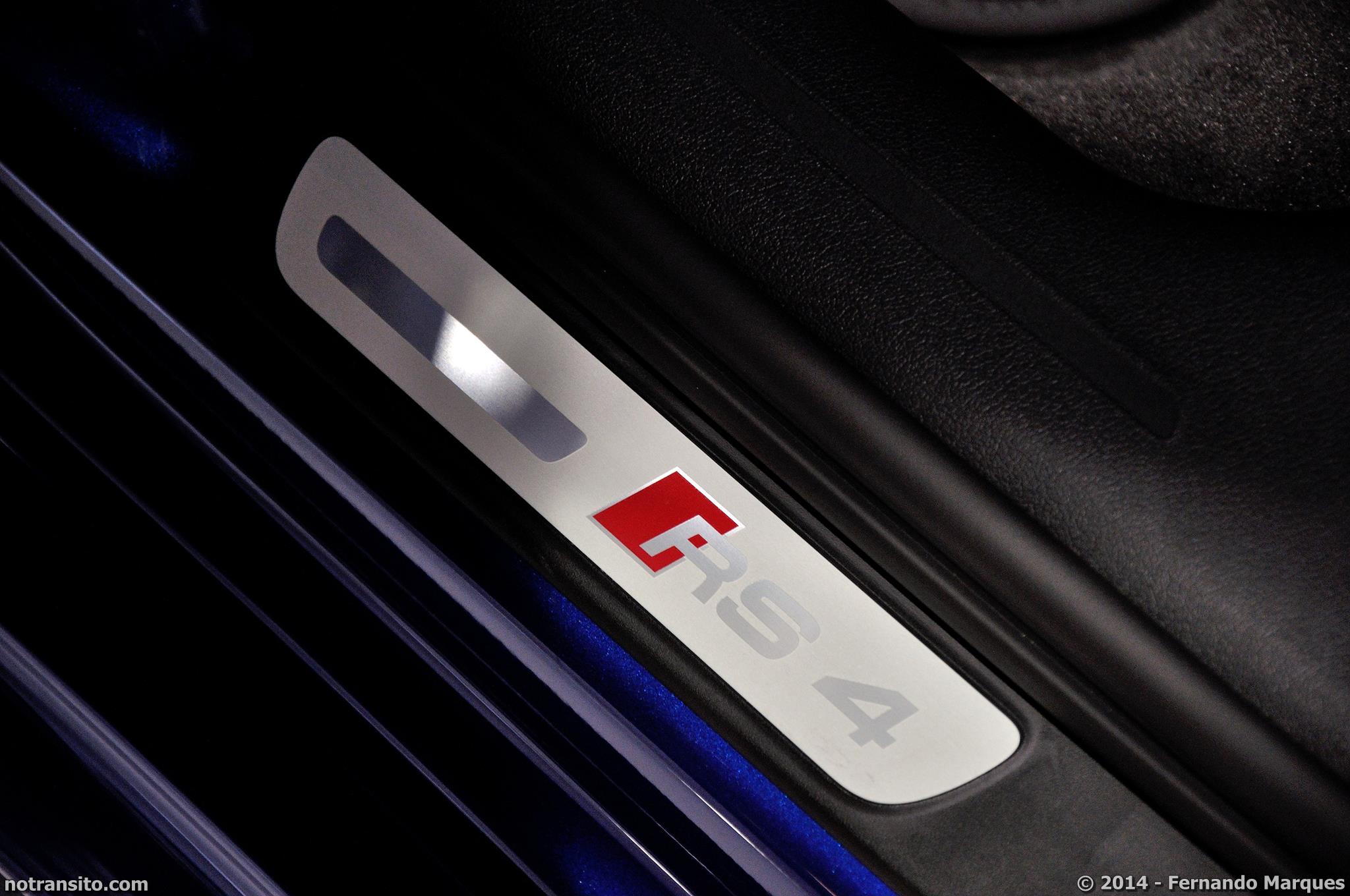 Audi RS4 Avant B8 Sepang Blue, Azul Sepang, Audi Center Santos, RS4 badge