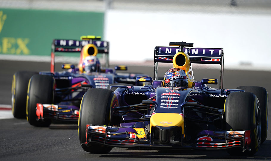 Vettel vai se despedindo da Red Bull tendo a oportunidade de conhecer bem o seu carro por trás.