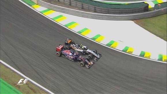 Verstappen salvou a corrida no quesito ultrapassagens.