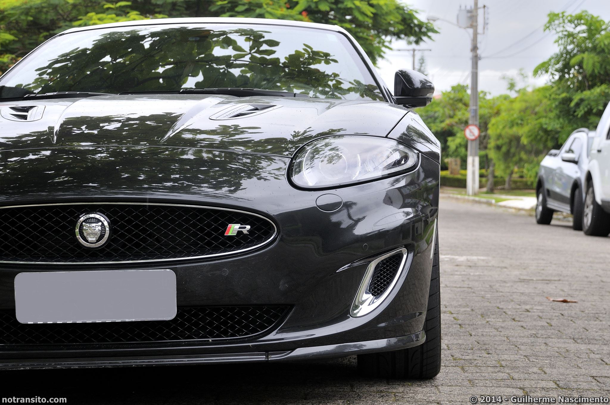 Jaguar XKR Stratus Grey Metallic, Jurerê Internacional