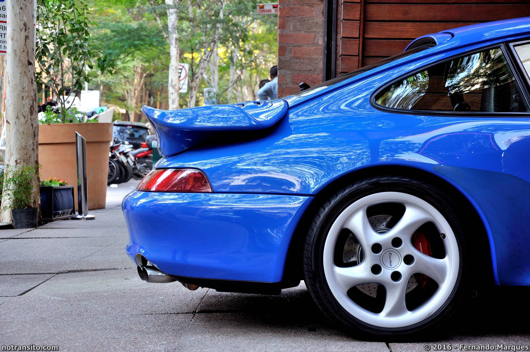 Porsche 911 Turbo 993 Turquoise Blue