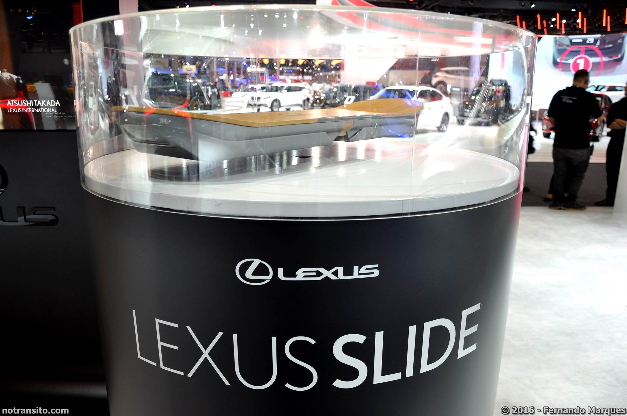 Lexus Slide Salão do Automóvel 2016