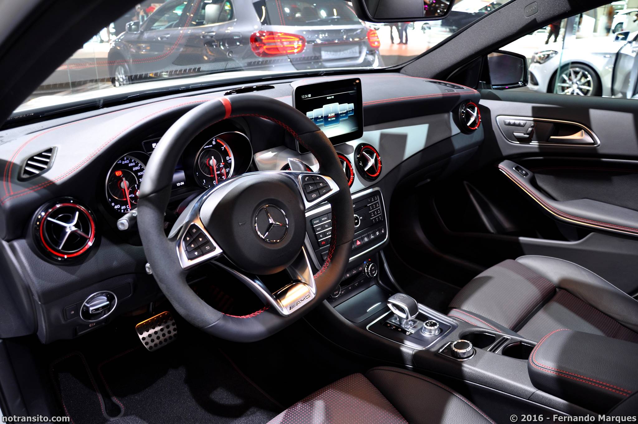 Mercedes-AMG GLA 45 4Matic Salão do Automóvel 2016