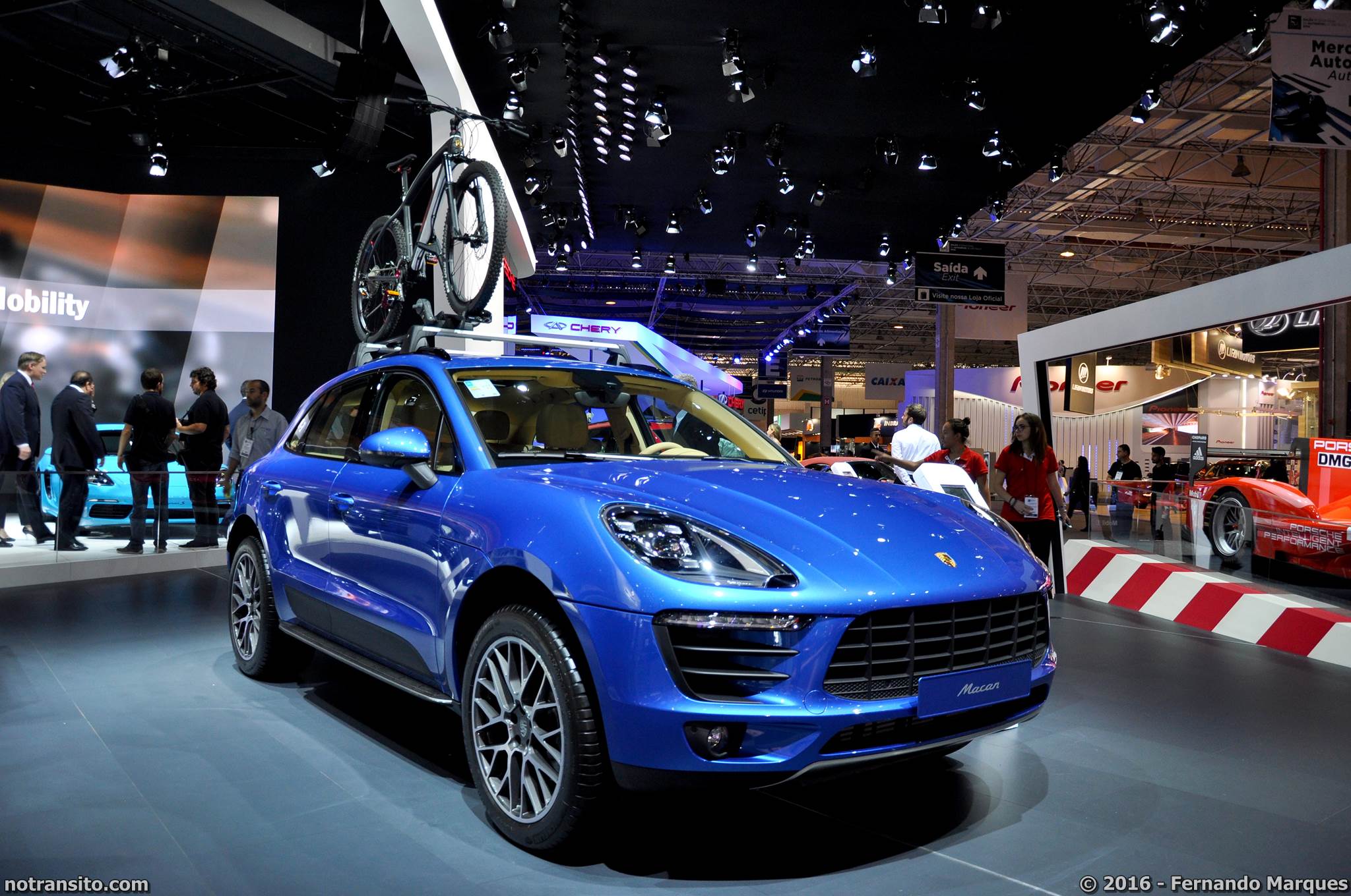 Porsche Macan S Sapphire Blue Metallic Salão do Automóvel 2016
