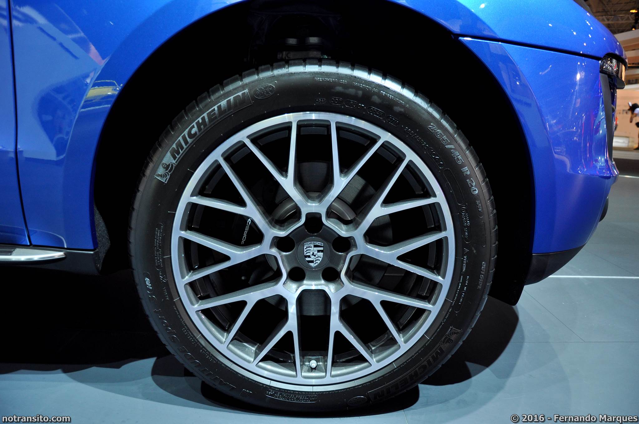 Porsche Macan S Sapphire Blue Metallic Salão do Automóvel 2016