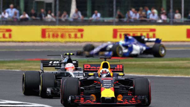 Ricciardo fez uma corrida impecável, da última para a quinta posição.